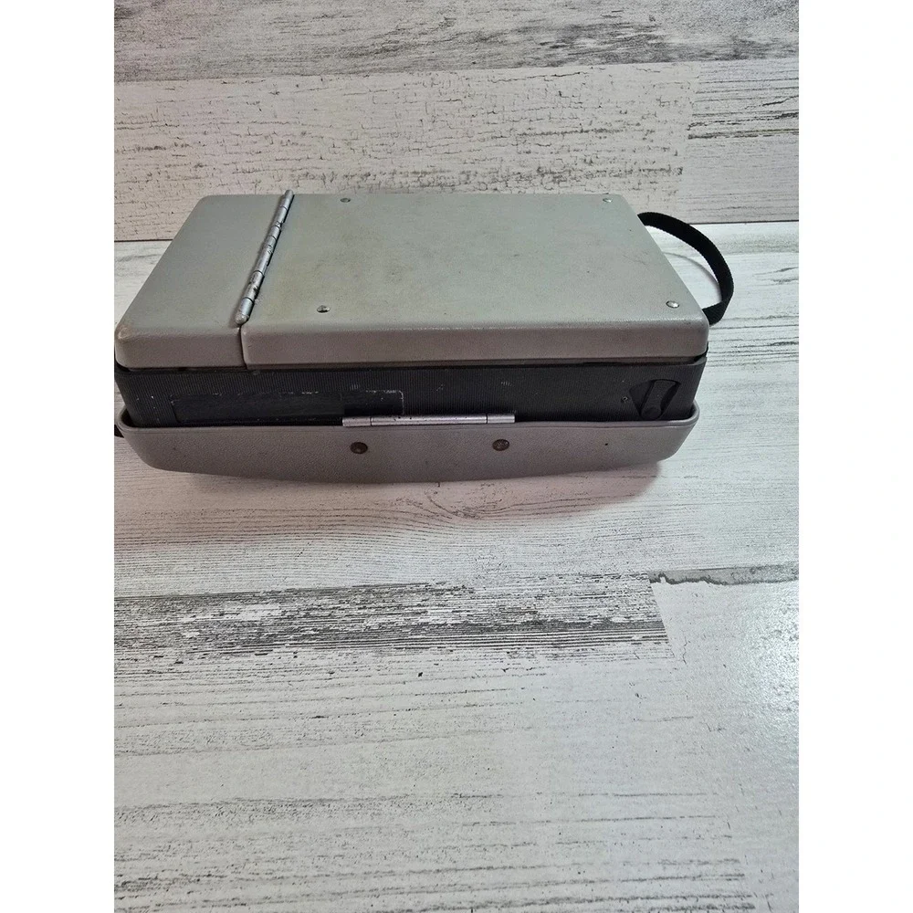 Vintage Polaroid Automatic 230‎ Land Camera Folding Bellows 1967 with Cold Clip
